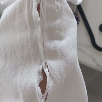 Stradivarius Pantolon Tek Yıkamada Yırtıldı