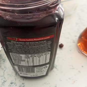 Tamek Vişne Reçeli Çekirdek Çıkması