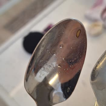 Knorr Tavuk Çeşnili Noodle'da Kurt Ve Siyah Madde