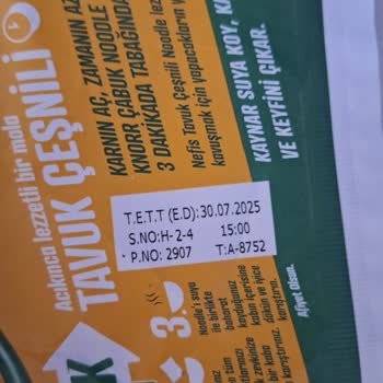 Knorr Tavuk Çeşnili Noodle'da Kurt Ve Siyah Madde