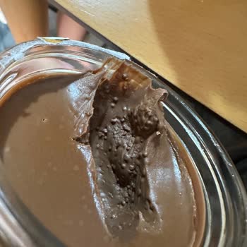 Nutella'daki Garip Kabarcıklar Yemek İçin Güven Vermiyor.