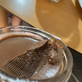 Nutella'daki Garip Kabarcıklar Yemek İçin Güven Vermiyor.