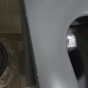 İsvea Klozetin Boyası Çıktı Ve Aynanın Sırrı Döküldü.