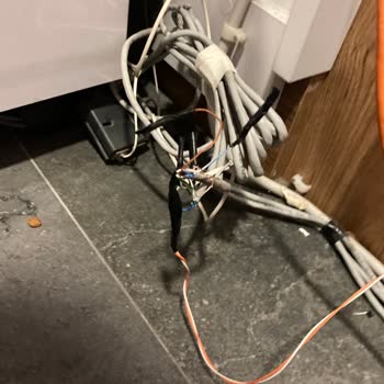 Türk Telekom Niteliksiz Elemanlarıyla Mağazama Zarar Verdi