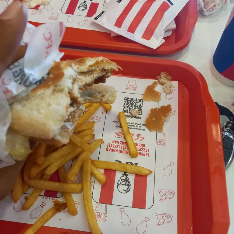 KFC Bayat Ekmek Ve İlgisiz Hizmet