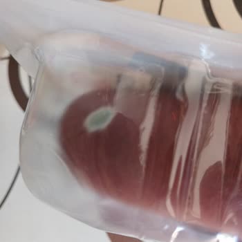 Maret Sucuk Açılmamış Pakette Küflendi