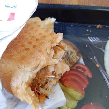 Yaprak Dönercisi Ankara'da Tavuk Dönerde Tüy Problemi