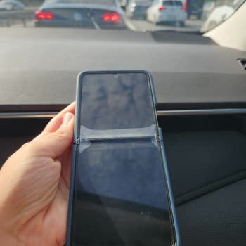 Samsung Galaxy Flip 5 Ekran Koruyucu Film Değiştirememe Problemi