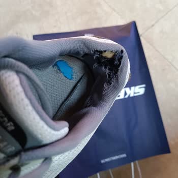 Skechers Tarafından Mağduruz Ürünleri Parçalanıyor