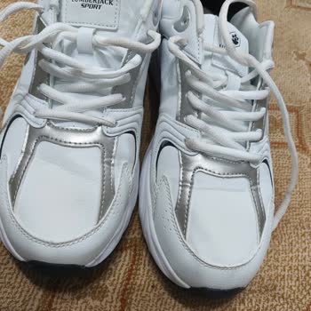 Lumberjack Aldığım Gün Ayakkabının Burun Kısmında Derin Kırıklar Oluştu