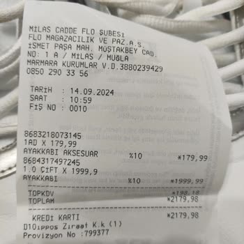 Lumberjack Aldığım Gün Ayakkabının Burun Kısmında Derin Kırıklar Oluştu