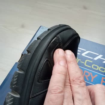 Skechers Kusurlu Ayakkabılarının Arkasında Durmuyor