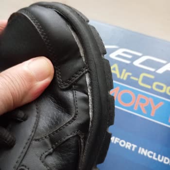 Skechers Kusurlu Ayakkabılarının Arkasında Durmuyor