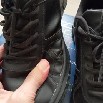 Skechers Kusurlu Ayakkabılarının Arkasında Durmuyor