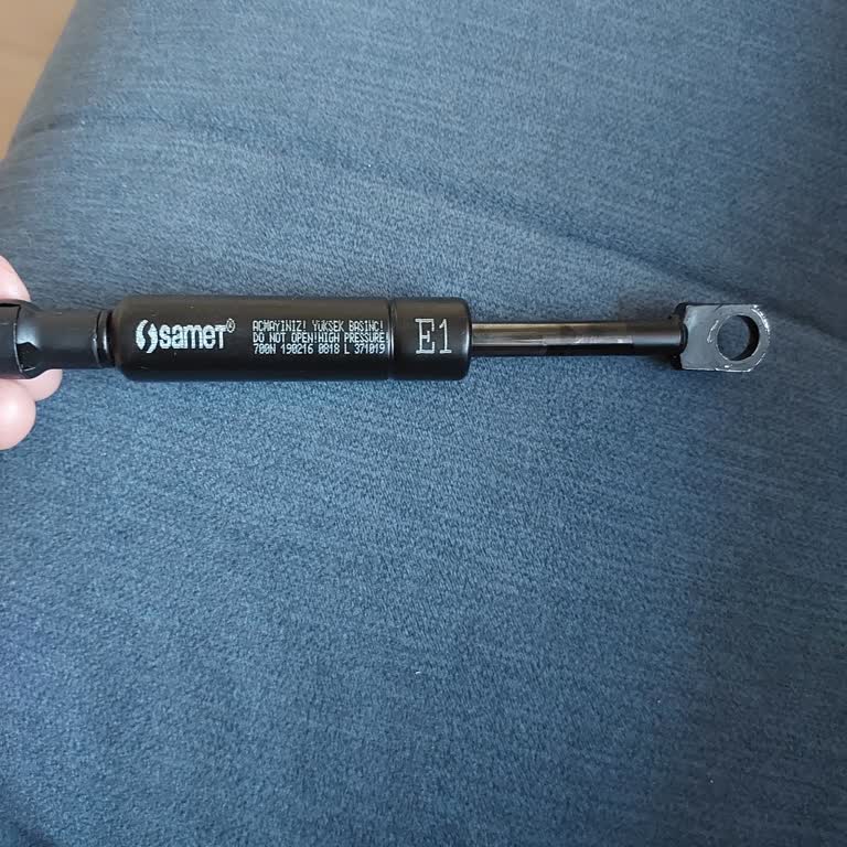 Samet A. Ş Dolap Kapaklarım Pistonlar Yüzünden Kullanılmıyor