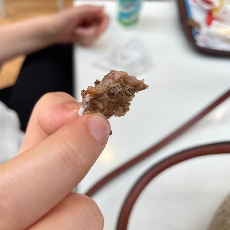Burger King Köfteden Kıl Çıktı