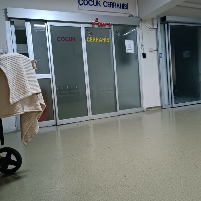 İstanbul Üniversitesi Tıp Fakültesi Çocuk Cerrahisi Çapa Çalışanlar Şikayet Kimse Yok Serviste Saatlerce