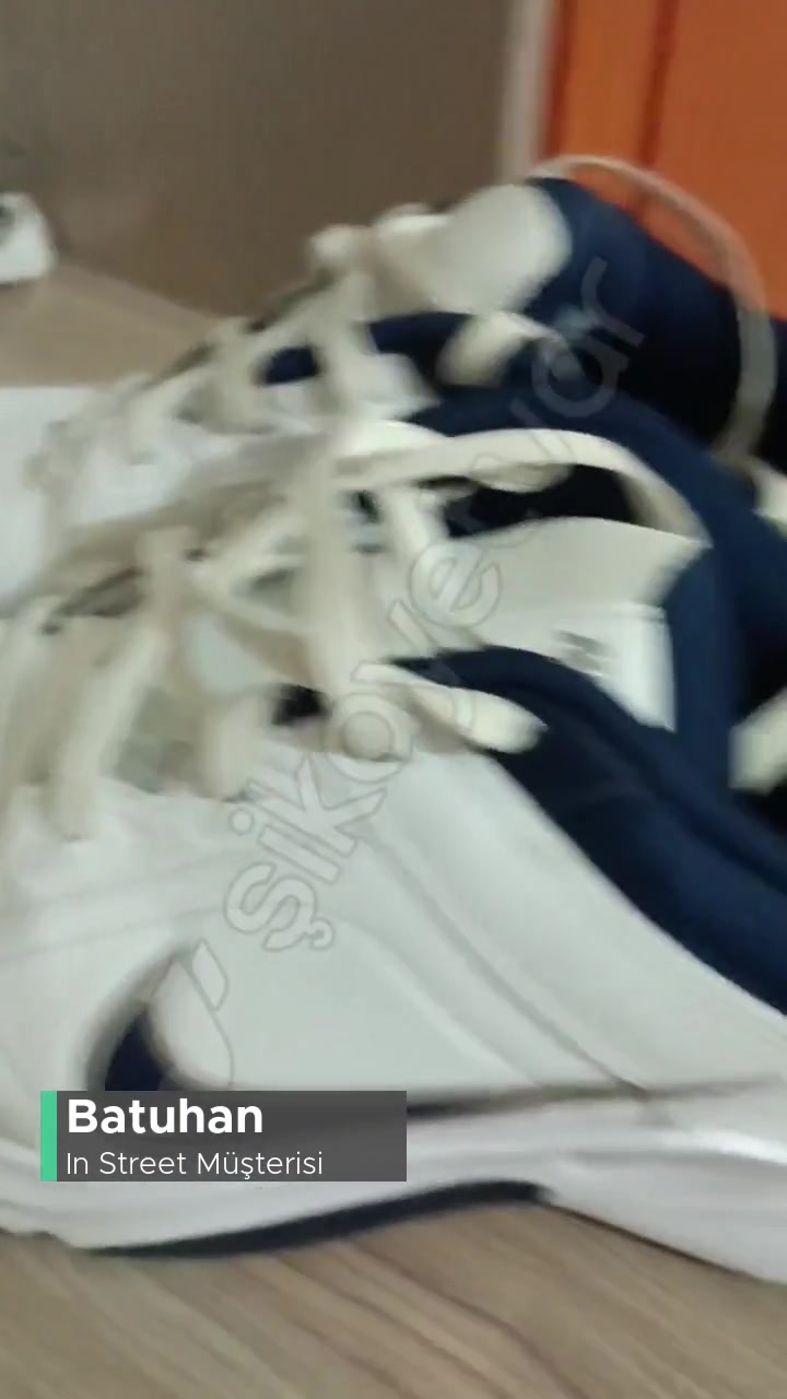 In Street Nike Marka Ayakkabı Değişim Veya Para İadesi videonun kapak resmi