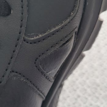 Skechers 894189TK Zapatos de Pista Descosidos en las Costuras