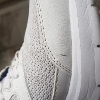 Zapatos Skechers rotos y deformados, ¡marca dice error del usuario!