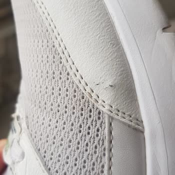 Zapatos Skechers rotos y deformados, ¡marca dice error del usuario!