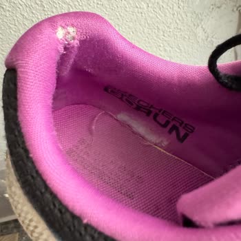 Problema de Cambio de Zapatillas Skechers Go Run Consistent