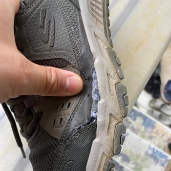 Skechers Zapatos con Defecto en Costuras