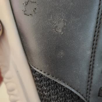Mis zapatos Skechers se están pelando después de 2 meses