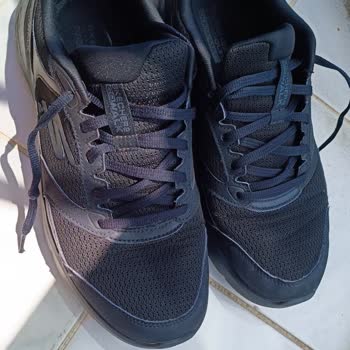 Problemas de calidad en zapatos Skechers 216480-BBK en menos de un año
