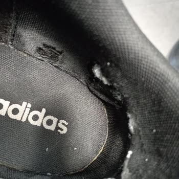 Adidas GY4727 Hoops 3.0: Problemas con el interior del zapato