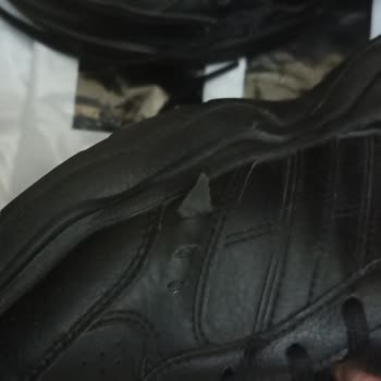 Deformación rápida de mis zapatos Adidas y la indiferencia de la empresa