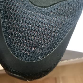 Adidas Zapatos Defectuosos y Servicio Grosero (Intercambio Denegado)