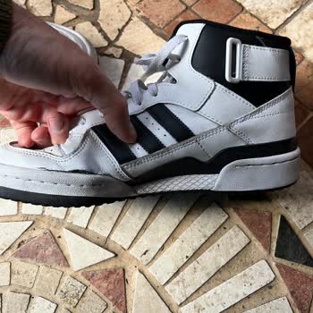 Mis zapatillas Adidas se rompieron en 5 meses