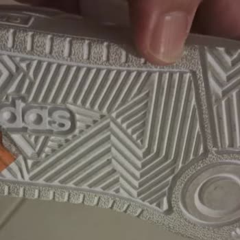 Problema con Velcro en Zapatos Adidas Niños - Tienda Rechaza Cambio