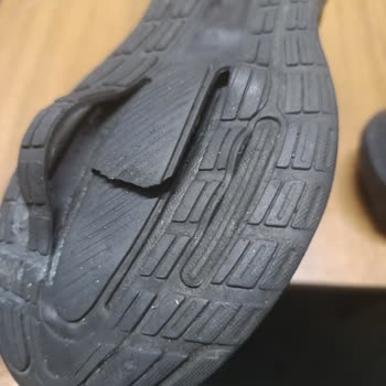 Adidas Zapatillas Despegadas en las Suelas Después de Dos Meses