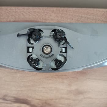 LG 42LA620S-ZA Soporte de TV Se Rompe