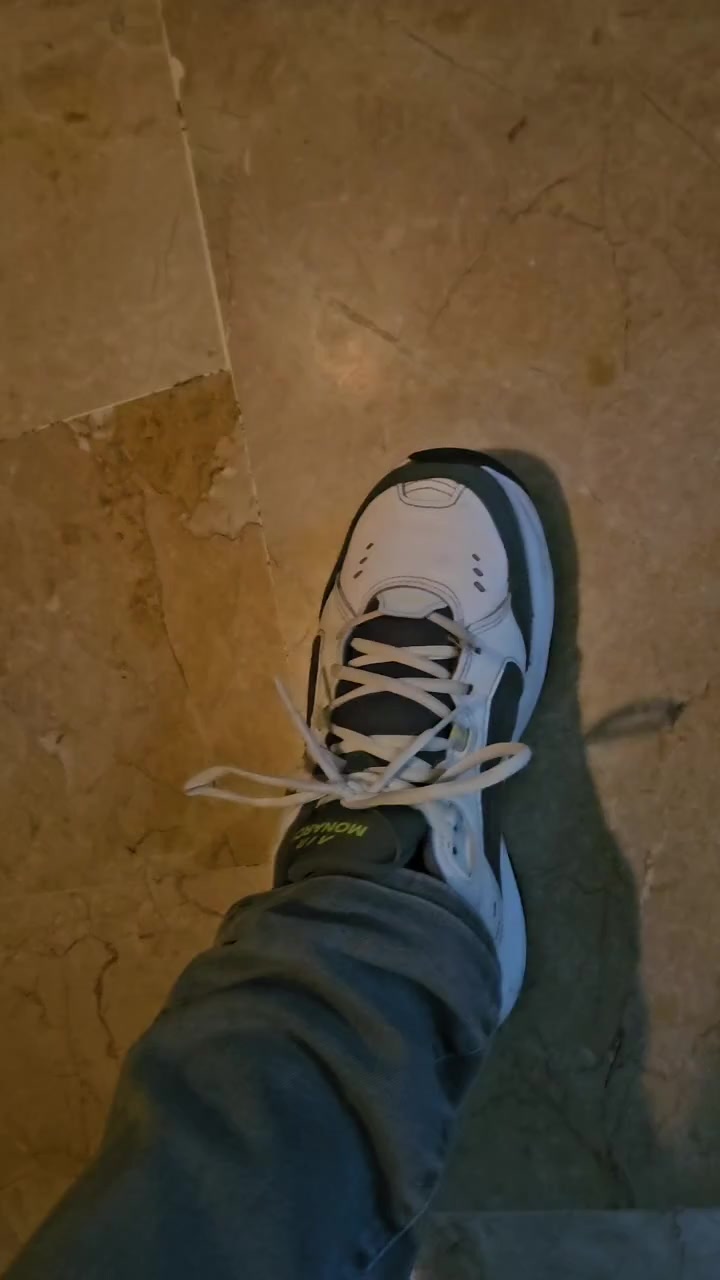 Ruido Insoportable en Mis Zapatos Nike Arruina Mis Caminatas Portada de vídeo