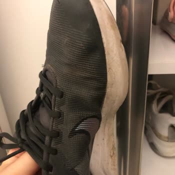 Nike Downshifter 12: Solicitud de Garantía Denegada