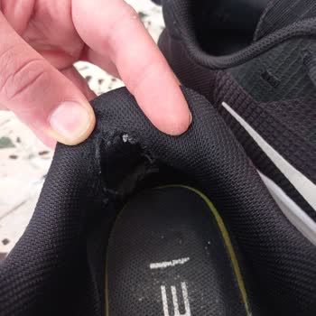 Nike Tacones Desgastados, Reclamo de Garantía Rechazado