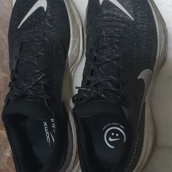 Nike ZoomX Invincible Run3 Zapatos Rasgados y Respuesta Débil