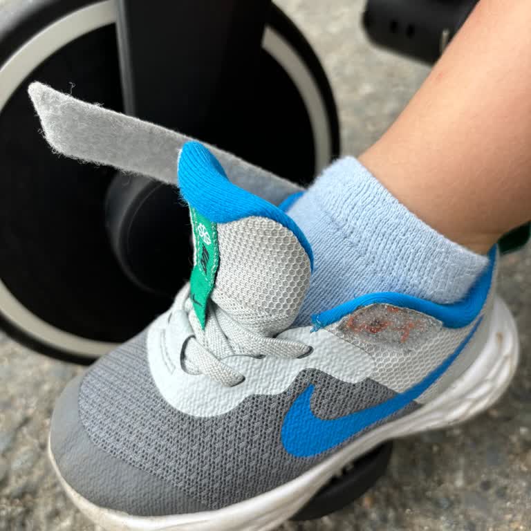 Las correas de las zapatillas Nike para niños fallan