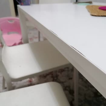 La mesa de cocina IKEA se peló después de 2 meses