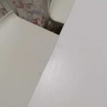 La mesa de cocina IKEA se peló después de 2 meses