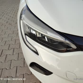 Renault Clio 2021 Problema de Empañamiento de Faros - Garantía Rechazada