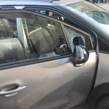 Booking.com no resuelve cargo por daños no autorizados en coche