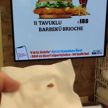 Burger King - Objeto Misterioso en Mi Comida, ¡Atención al Cliente Fallida!