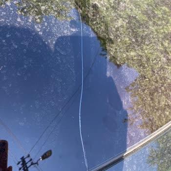 Techo de vidrio del Opel Corsa 2023 se agrieta, garantía rechazada