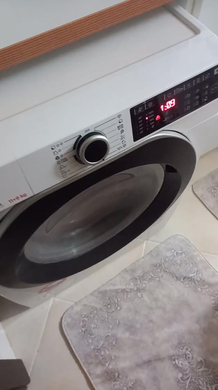 Servicio al cliente deficiente y secadora/lavadora Hoover rota Portada de vídeo