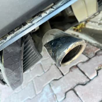 Citroen C4X Difusor Trasero Derretido por Contacto con el Escape