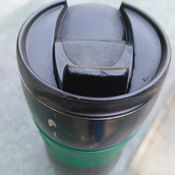 Tapa del Termo Starbucks Rota y Pintura Descascarada – Busco Solución